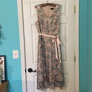 Simple&pretty-Tahari midi sheer over nude NWOT